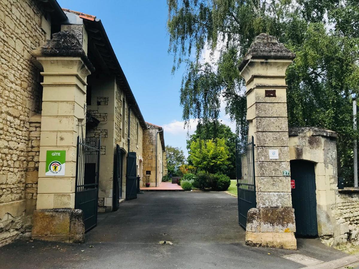 Gite Au Boom Coeur En Options Spa Et Repas Tourtenay Bagian luar foto
